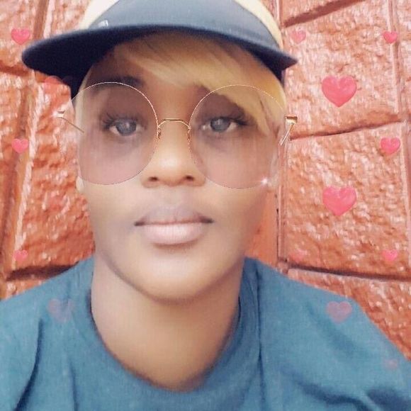 Meet your Posher, Loreta - Picture 1 of 1